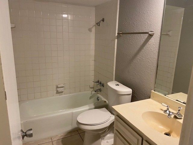 742 Hummingbird Circle, Lewisville, TX 75067