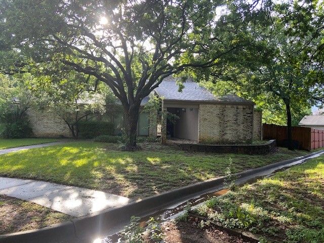 742 Hummingbird Circle, Lewisville, TX 75067