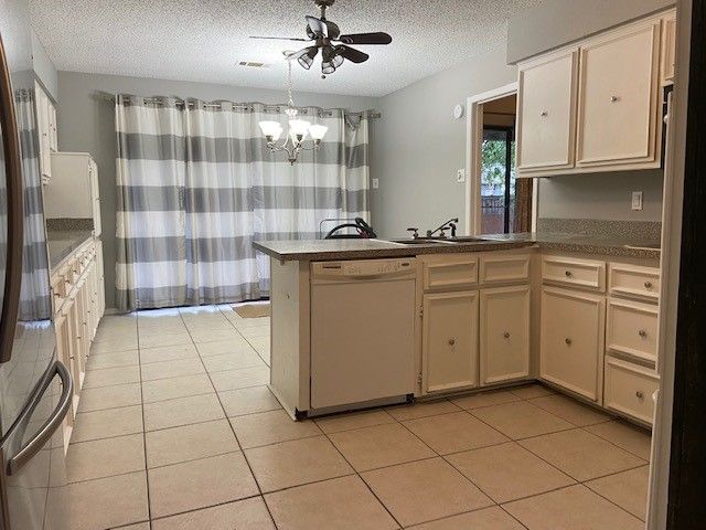 742 Hummingbird Circle, Lewisville, TX 75067