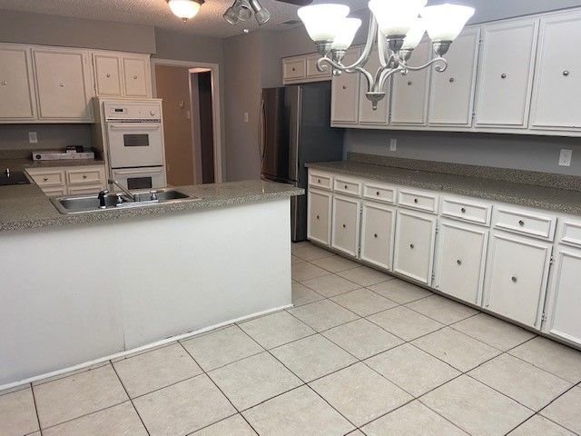 742 Hummingbird Circle, Lewisville, TX 75067