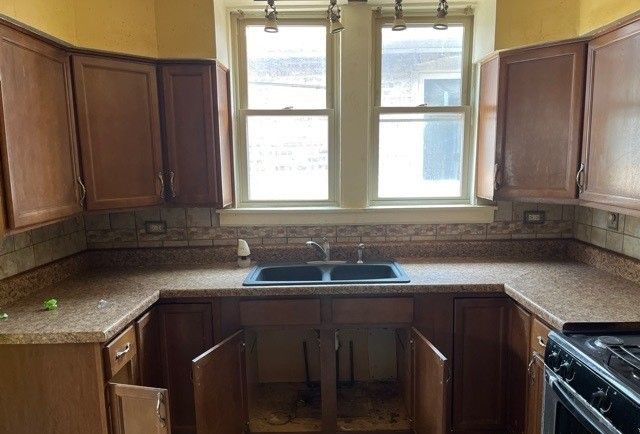 8132 S Harvard Avenue, Chicago, IL 60620