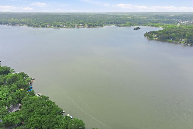 7511 Cedar Drive, Wonder Lake, IL 60097
