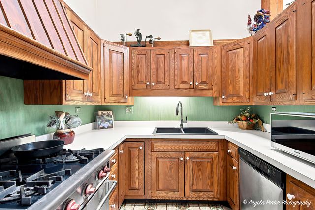 7511 Cedar Drive, Wonder Lake, IL 60097