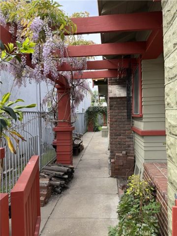 287 Kennebec Avenue, Long Beach, CA 90803