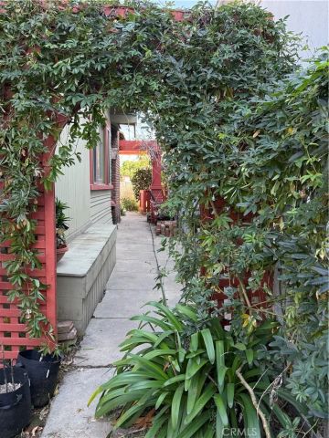 287 Kennebec Avenue, Long Beach, CA 90803