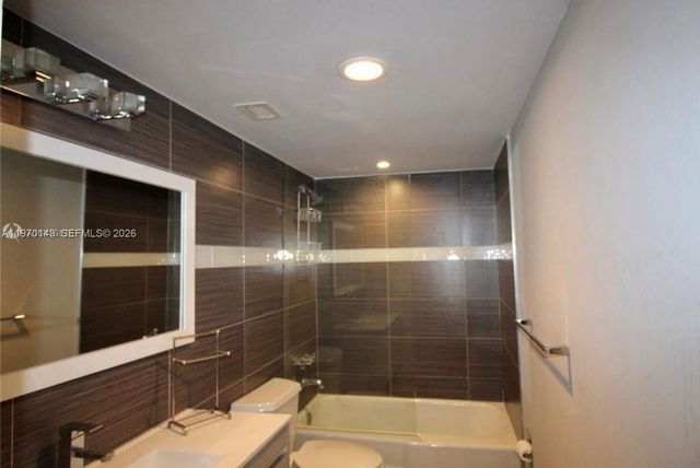 2200 NE 33rd Ave 2K, Fort Lauderdale, FL 33305