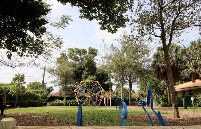 2200 NE 33rd Ave 2K, Fort Lauderdale, FL 33305