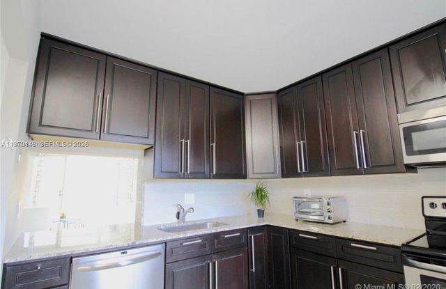 2200 NE 33rd Ave 2K, Fort Lauderdale, FL 33305