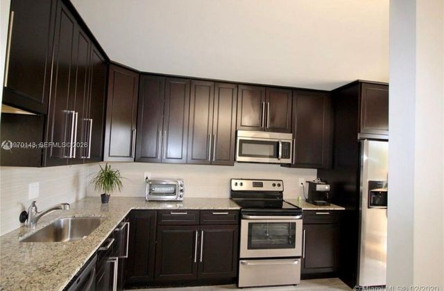 2200 NE 33rd Ave 2K, Fort Lauderdale, FL 33305