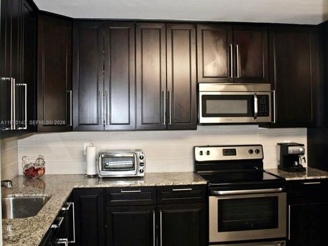 2200 NE 33rd Ave 2K, Fort Lauderdale, FL 33305