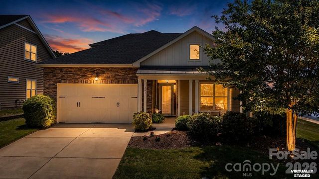 261 Stone Mountain Way, Denver, NC 28037