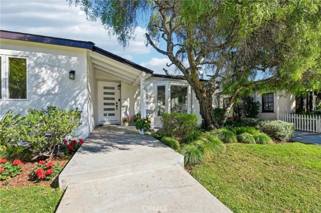 8454 Naylor Avenue, Los Angeles, CA 90045