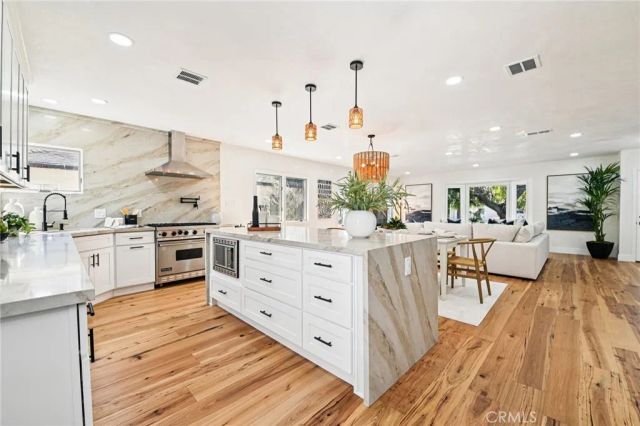 8454 Naylor Avenue, Los Angeles, CA 90045