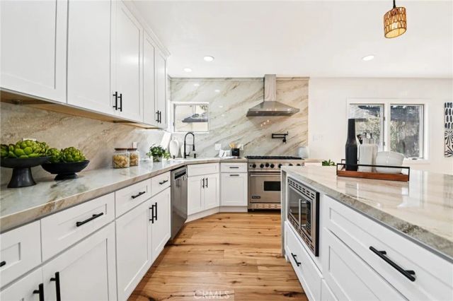 8454 Naylor Avenue, Los Angeles, CA 90045