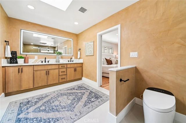 8454 Naylor Avenue, Los Angeles, CA 90045