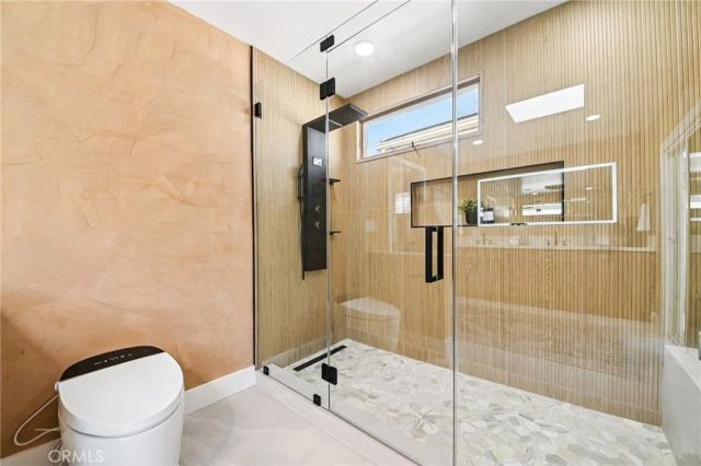 8454 Naylor Avenue, Los Angeles, CA 90045