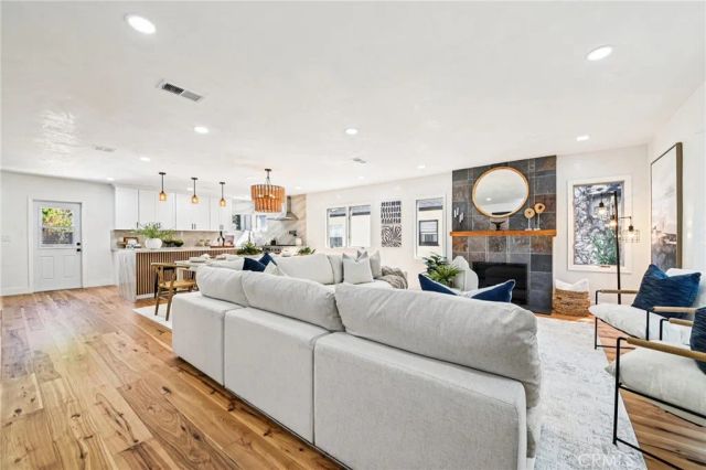 8454 Naylor Avenue, Los Angeles, CA 90045