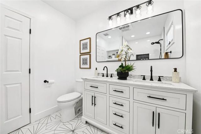 8454 Naylor Avenue, Los Angeles, CA 90045