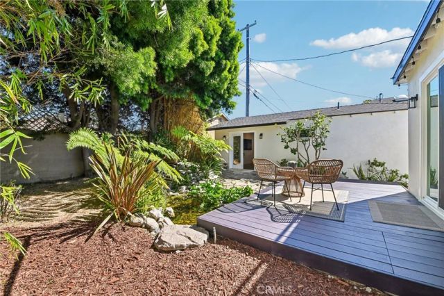 8454 Naylor Avenue, Los Angeles, CA 90045