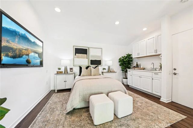 8454 Naylor Avenue, Los Angeles, CA 90045