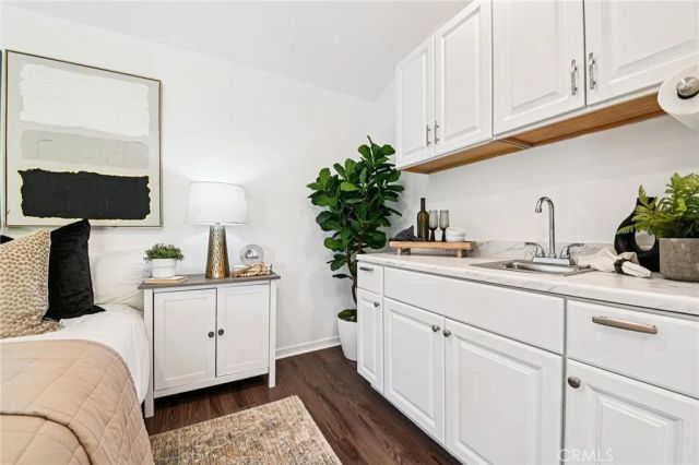 8454 Naylor Avenue, Los Angeles, CA 90045