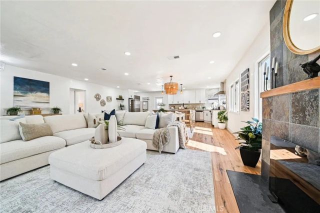 8454 Naylor Avenue, Los Angeles, CA 90045