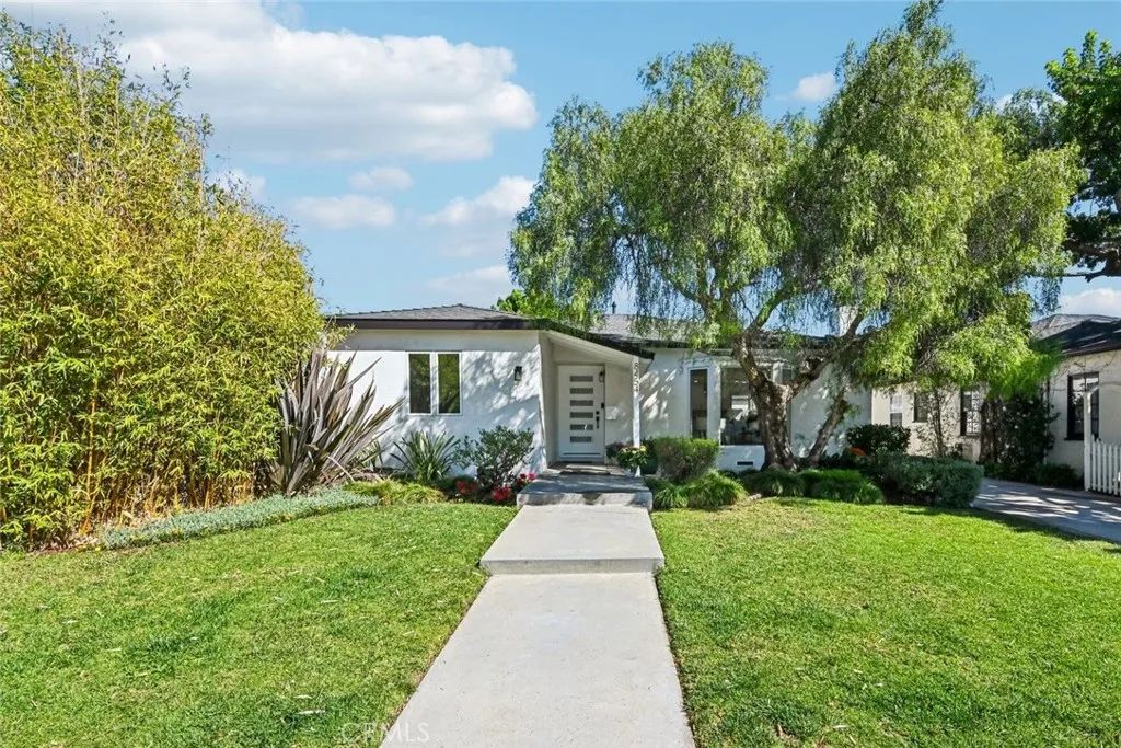 8454 Naylor Avenue, Los Angeles, CA 90045