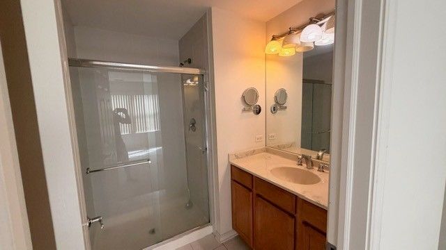 717 N Keystone Lane, Vernon Hills, IL 60061
