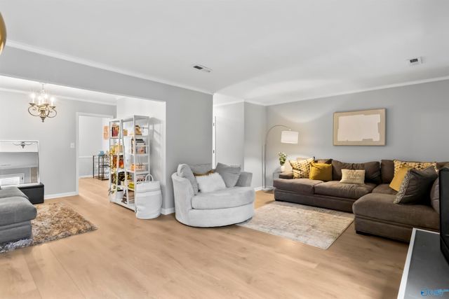 6957 Steeplechase Drive NW, Huntsville, AL 35806