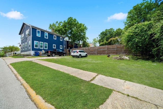 1302 20th Street 1, Huntsville, TX 77340