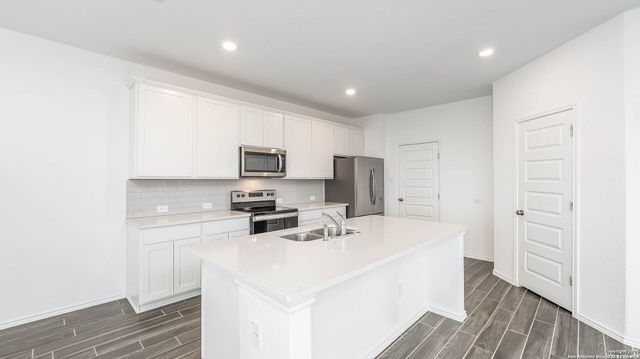 4306 Admirals Bend, Converse, TX 78109