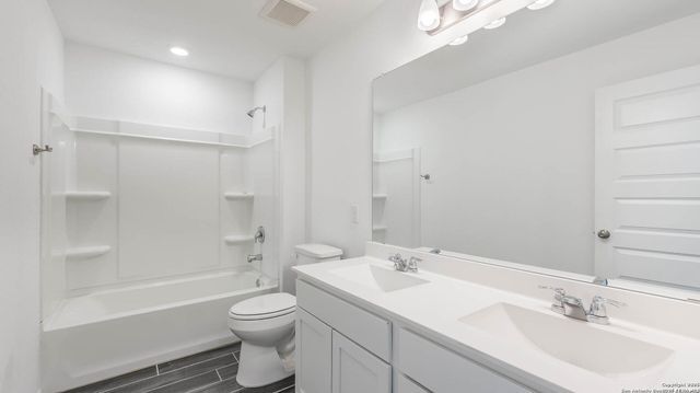 4306 Admirals Bend, Converse, TX 78109