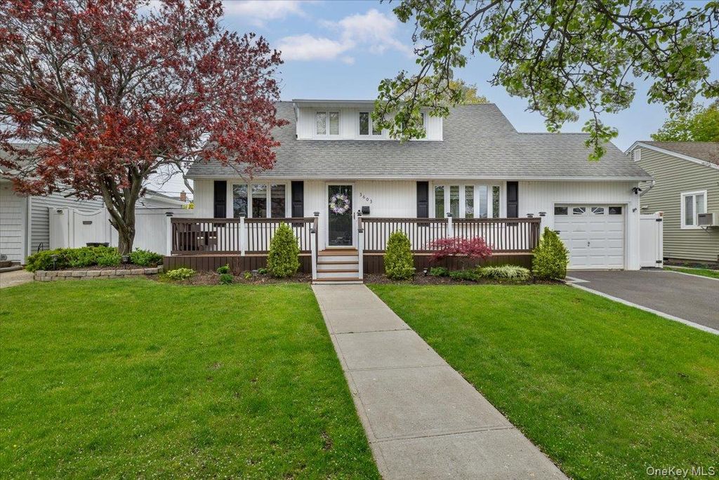 3603 Southview Avenue, Wantagh, NY 11793