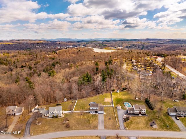 6 Joseph Court, Schaghticoke, NY 12154