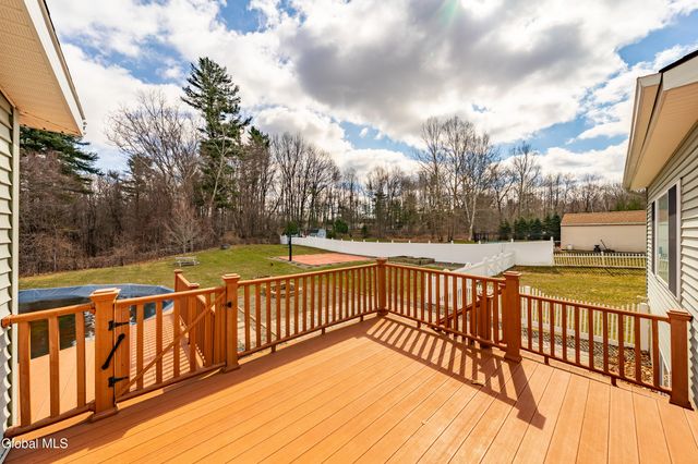 6 Joseph Court, Schaghticoke, NY 12154