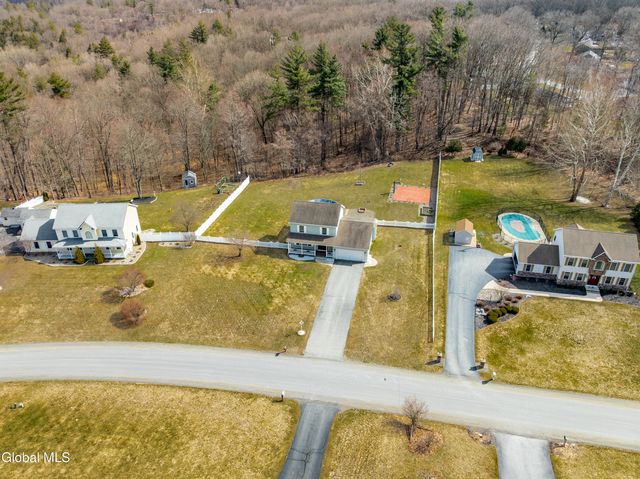 6 Joseph Court, Schaghticoke, NY 12154