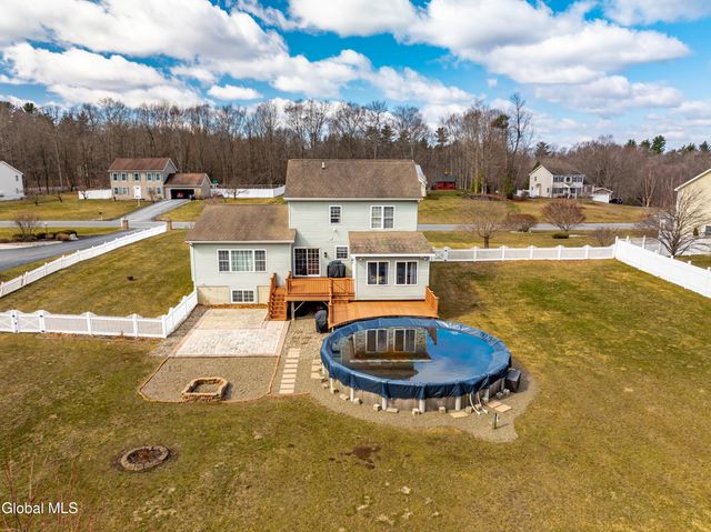 6 Joseph Court, Schaghticoke, NY 12154
