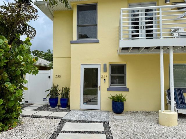 237 20TH AVENUE SE, St Petersburg, FL 33705