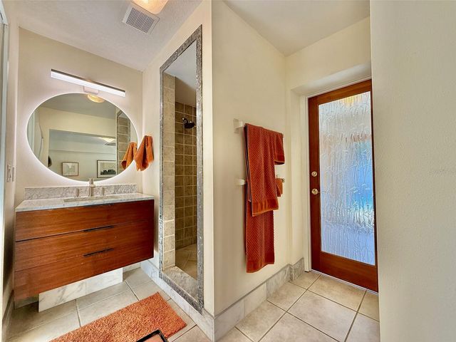 237 20TH AVENUE SE, St Petersburg, FL 33705