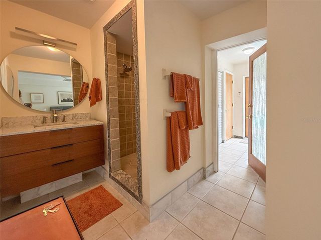 237 20TH AVENUE SE, St Petersburg, FL 33705