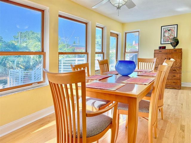 237 20TH AVENUE SE, St Petersburg, FL 33705