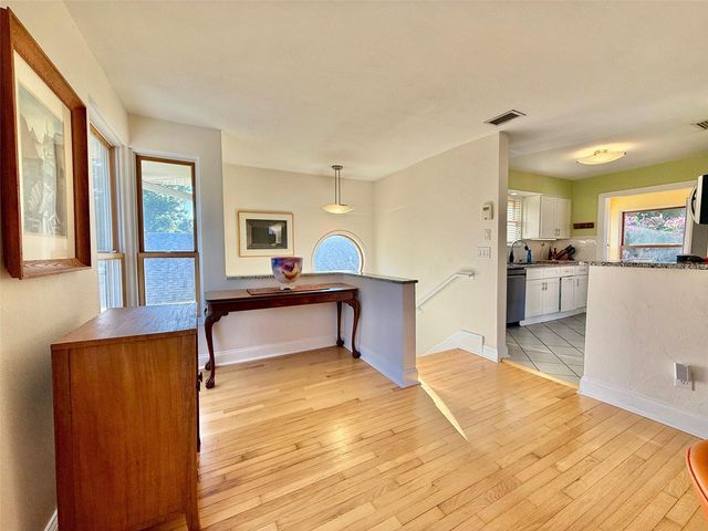 237 20TH AVENUE SE, St Petersburg, FL 33705