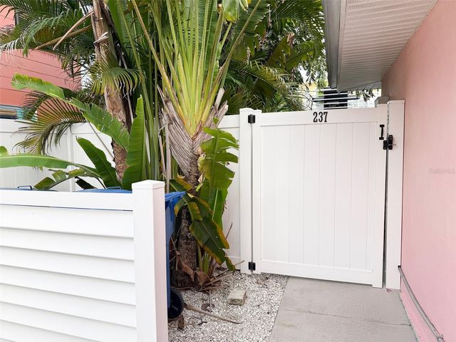 237 20TH AVENUE SE, St Petersburg, FL 33705
