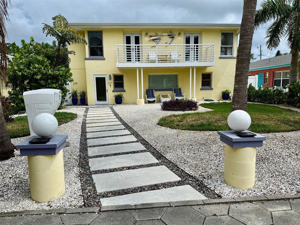 237 20TH AVENUE SE, St Petersburg, FL 33705