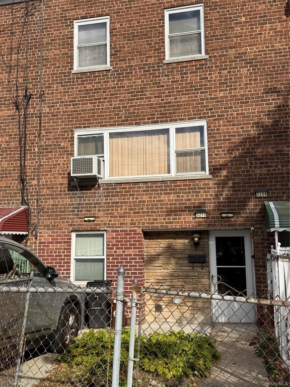 3210 Tenbroeck Avenue, Bronx, NY 10469 — photo 2