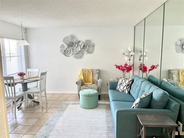 165 MEDALLION BOULEVARD H, Madeira Beach, FL 33708