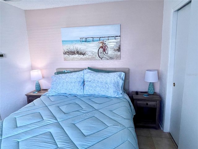 165 MEDALLION BOULEVARD H, Madeira Beach, FL 33708