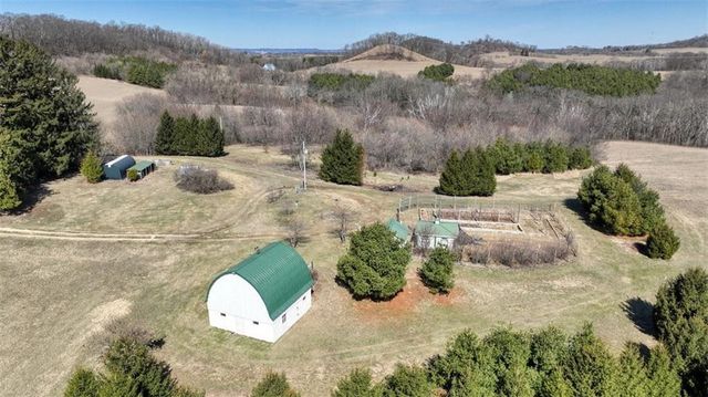 N30732 Square Bluff Road, Blair, WI 54616