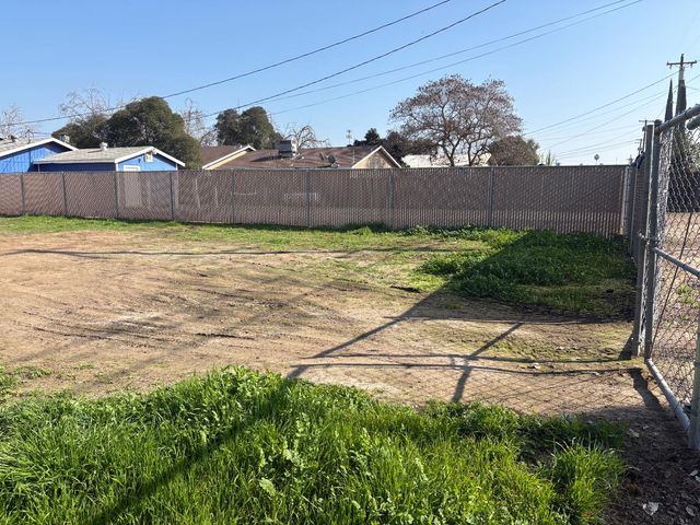 3883 Santa Fe Ave, Le Grand, CA 95333