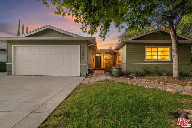 23445 Sylvan Street, Woodland Hills (los Angeles), CA 91367